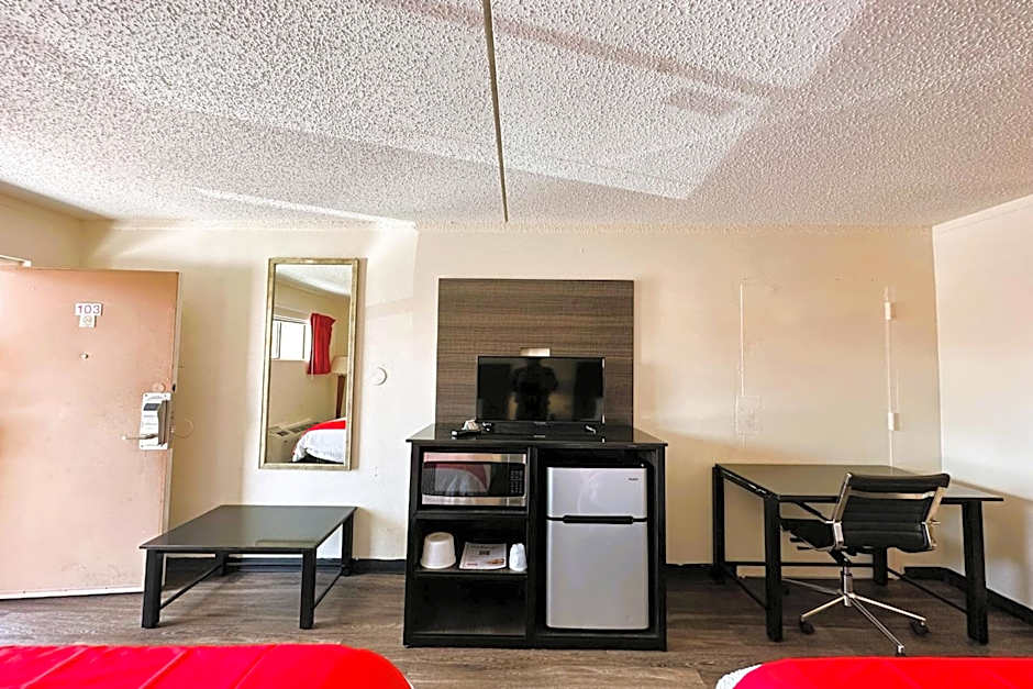 OYO Hotel San Antonio Lackland AFB/Seaworld Hwy 90 W