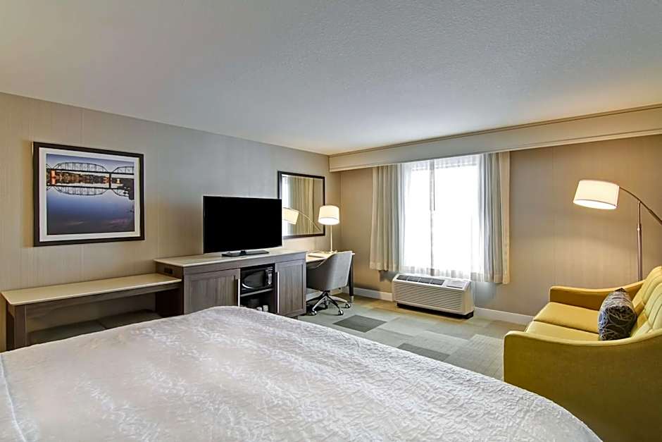 Hampton Inn & Suites by Hilton Saskatoon Airport