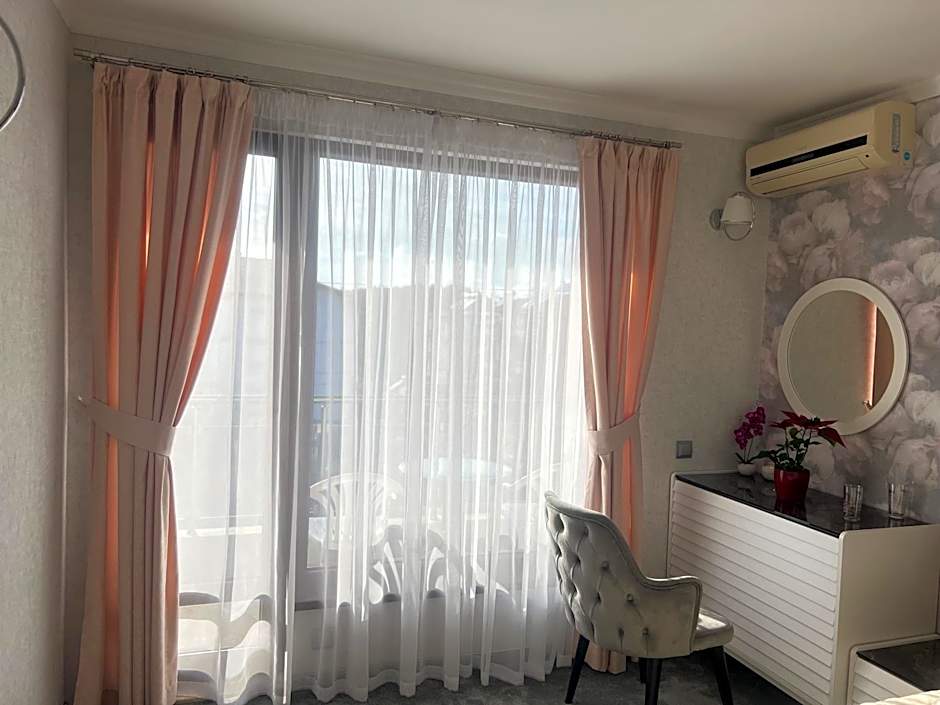Hotel Lazur