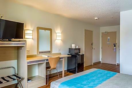 2 Queen Beds | Non-Smoking, Micfridge