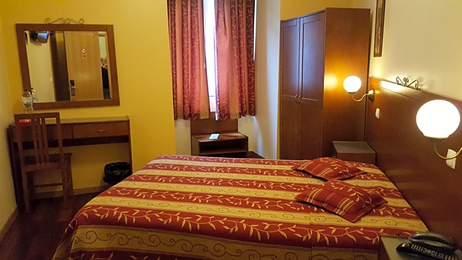 Grande Pensao Residencial Alcobia