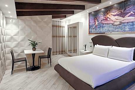 Deluxe Suite with Spa Bath