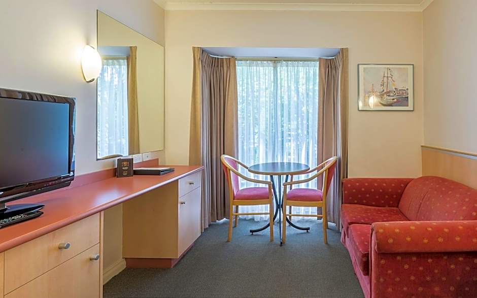 The Waverley International Hotel