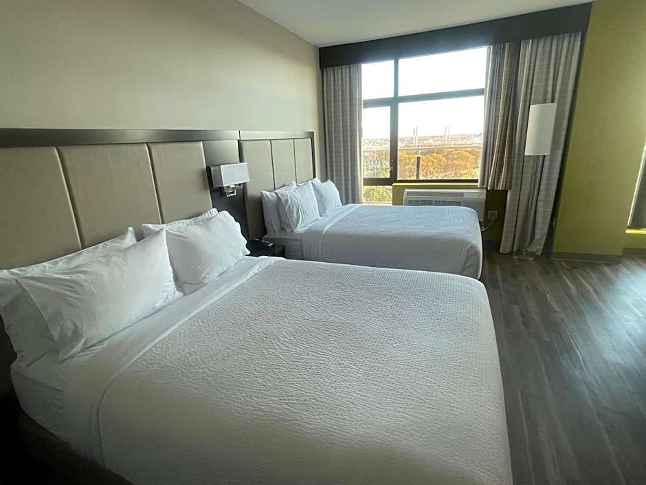 Holiday Inn Express Long Island City E New York By IHG