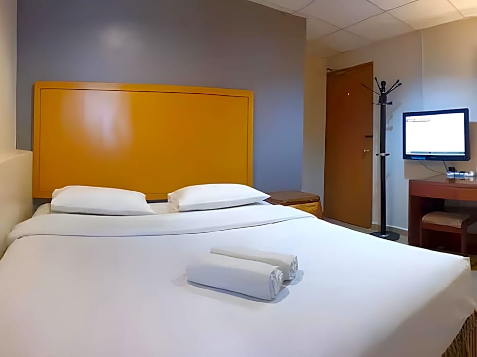 Golden Court Hotel @ Taman Pelangi