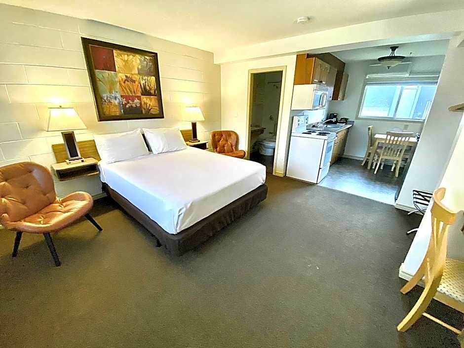 Photo 1 of 7 of Queen Room with Kitchenette