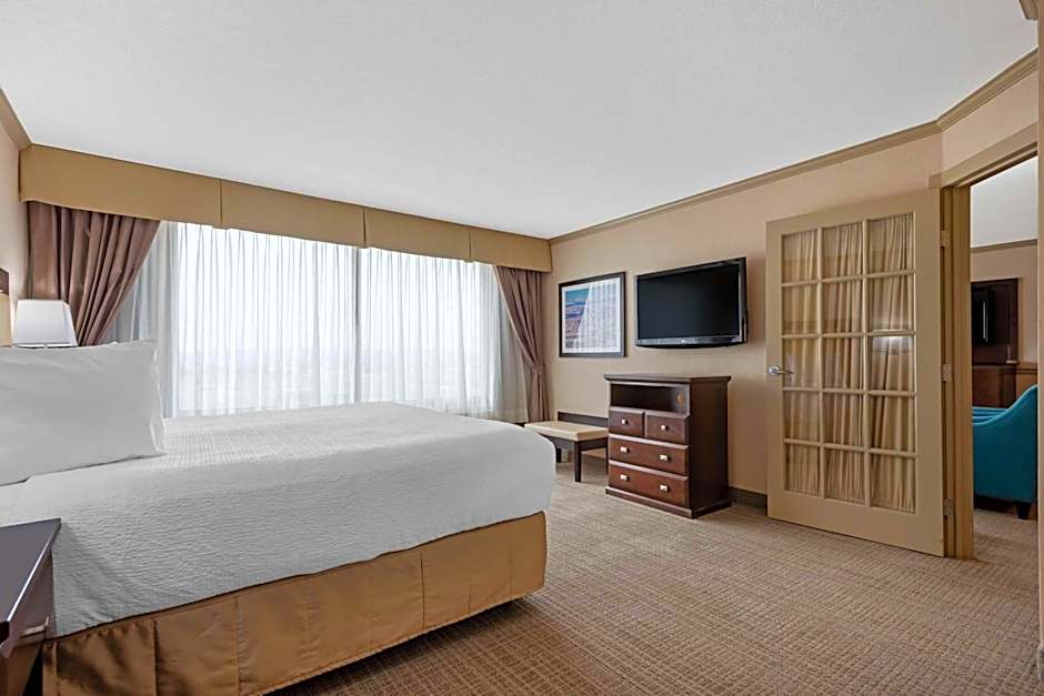 Best Western Plus Port O'Call Hotel