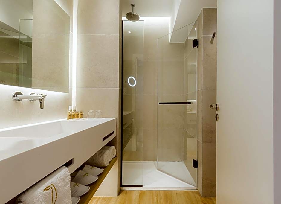 Golden Coast Beach Hotel