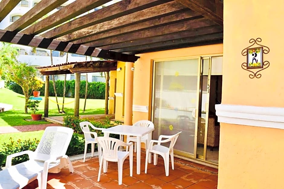 VILLA PARA 8p 6A 2M dentro del HOTEL a un costado del Krystal IXTAPA cuenta con playa y WIFI