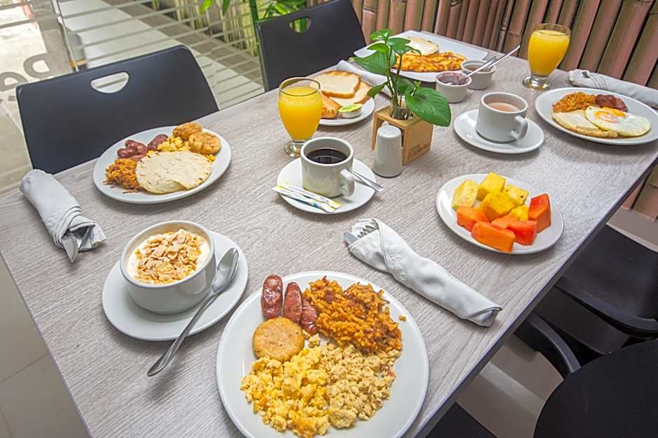 Hotel Laureles Plaza