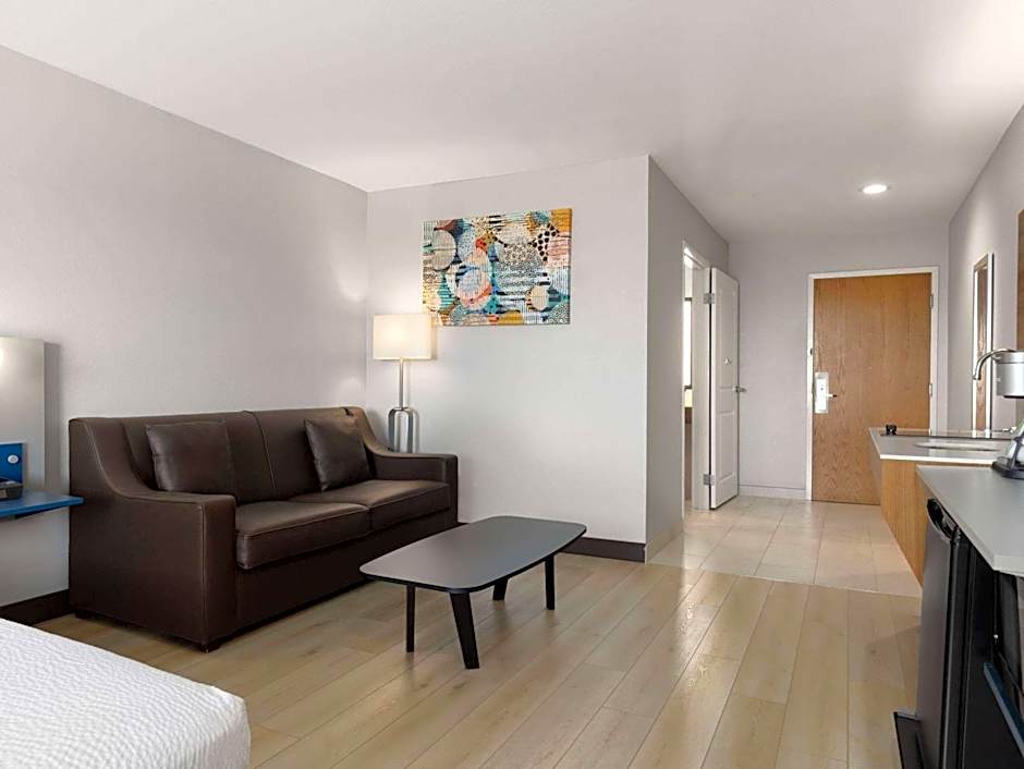 Microtel Inn & Suites By Wyndham Tracy