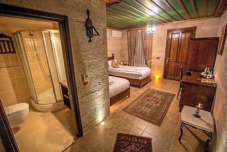 Twin Room for 2 People