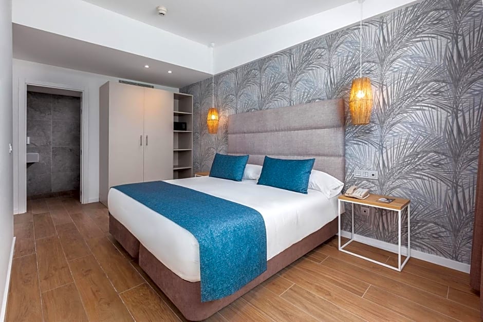 Family Suite (3 Adults + 1 Child) — 4 fotoğraftan 1. fotoğraf