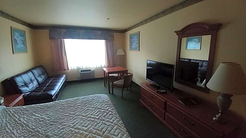 Palace Inn & Suites
