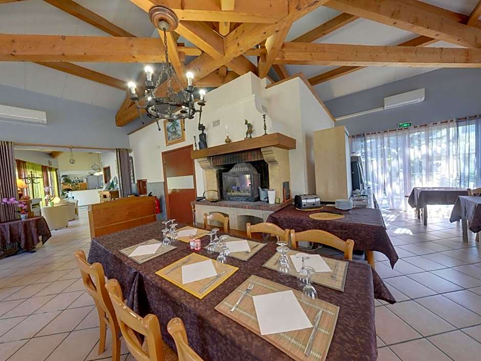 Logis Hotel Le Vieux Moulin