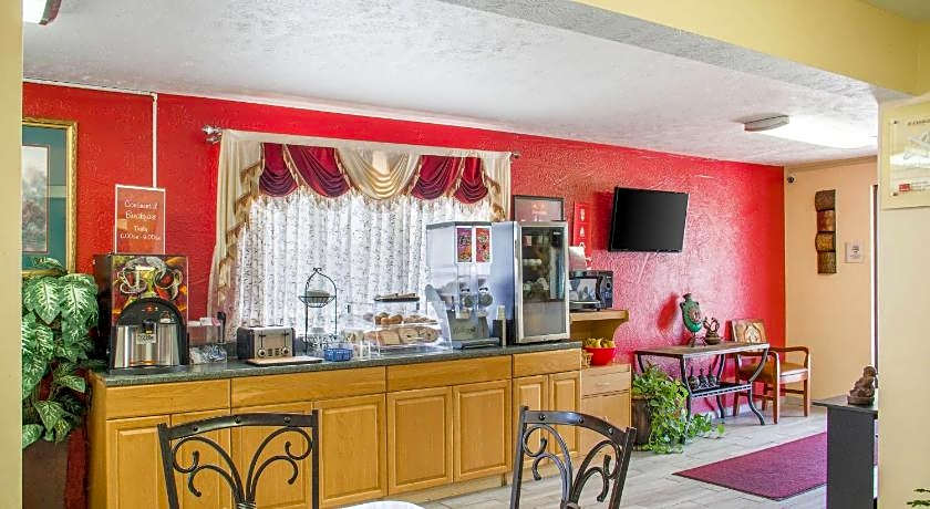 Econo Lodge Lansing - Leavenworth