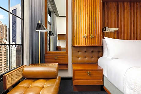 Deluxe King Room with City View - High Floor