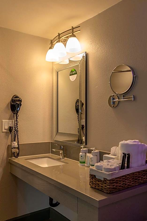 GreenTree Inn & Suites Los Angeles - Alhambra - Pasadena