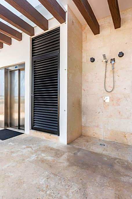 OneBR w Balcony or Small Studio in Playa del Carmen, BBQ, Pool Infinite, Whirlpool, AC, TV Smart, 200mb