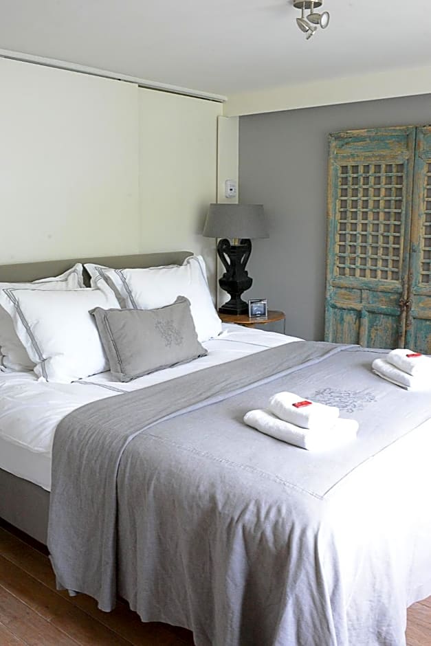 B&B Jonas Home