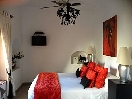 Family Room (2 Adults + 2 Children)