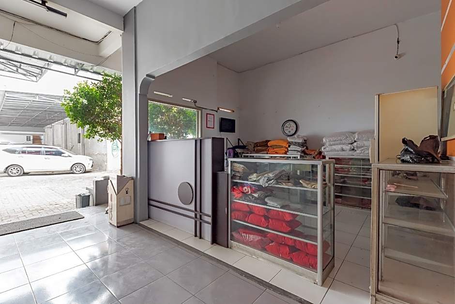 RedDoorz @ Merdeka Street Garut