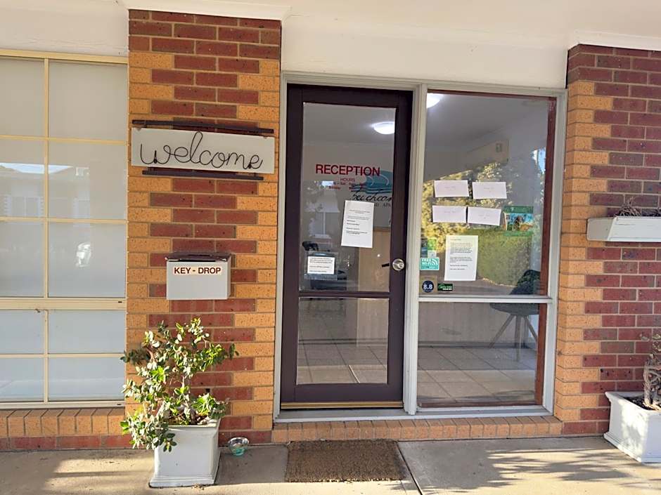 Beachcomber Motel & Apartments