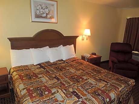 1 King Bed, Nonsmoking