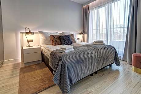 Penthouse Black Apartment with Sauna and Jacuzzi