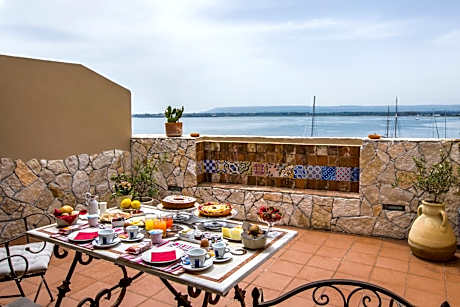 Romantic Suite with Terrace and Sea View