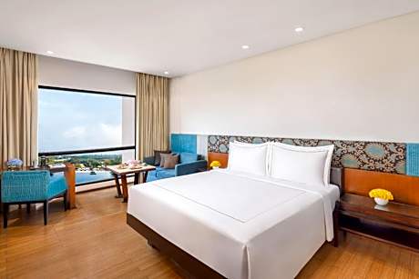 Deluxe Room King Bed
