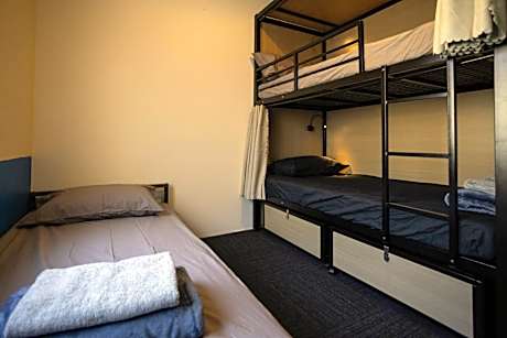 Triple Room with Bathroom