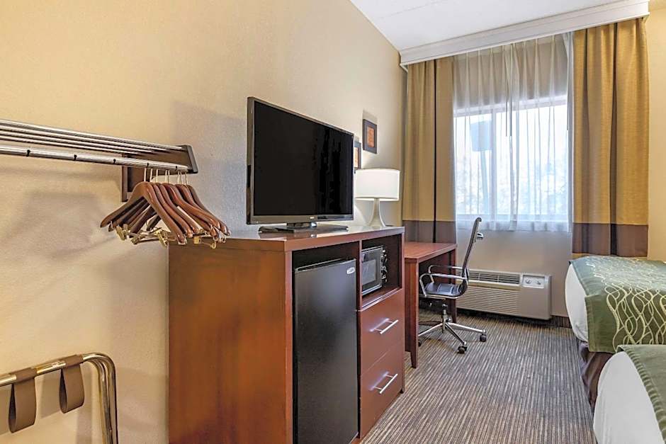 Comfort Inn Warren - Detroit North