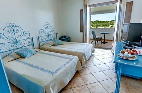 Double or Twin Room with Sea View