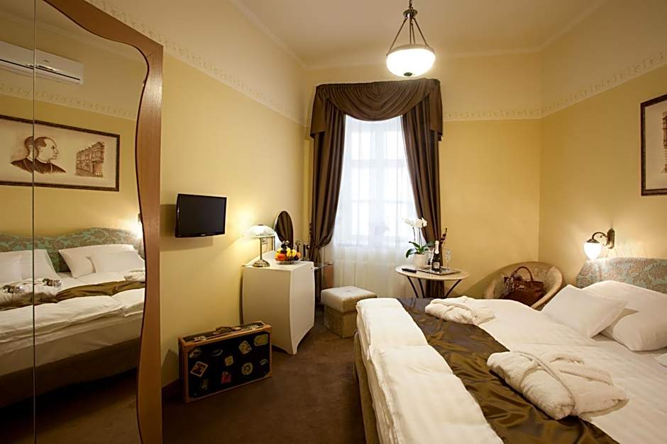 Photo 1 of 16 of 1 Double Bed or 2 Beds