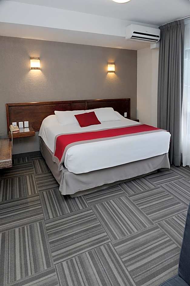 Ramada Plaza by Wyndham Leon