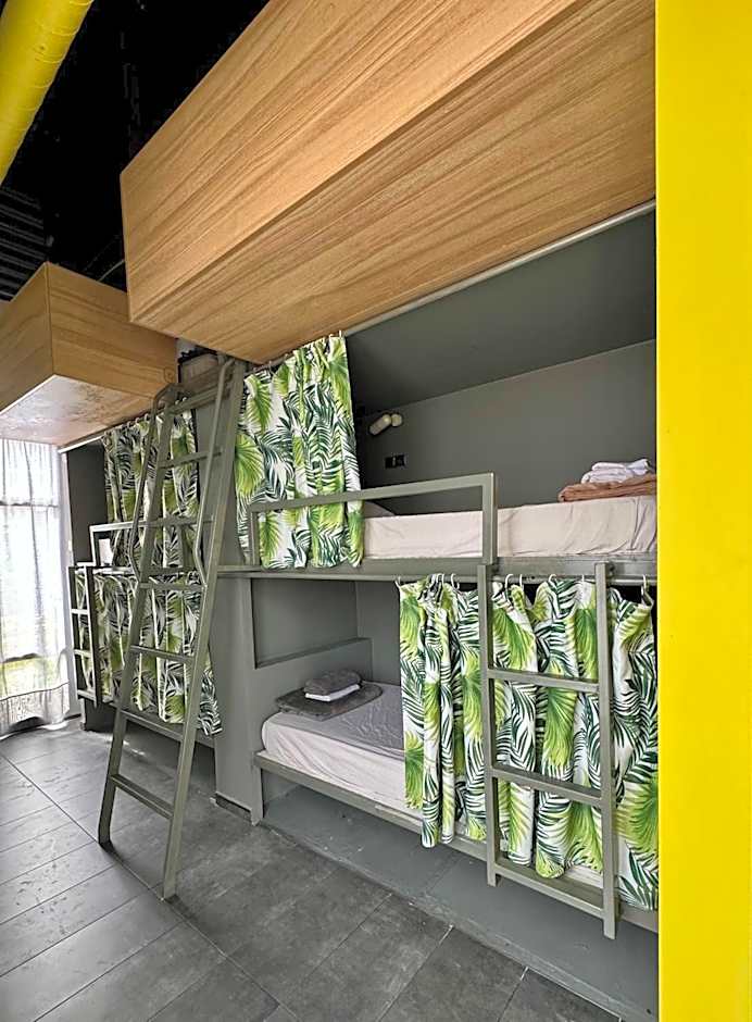 Iconic Athens Hostel – Athens, NY