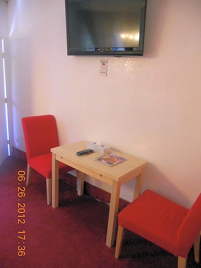 Tradewinds Airport Hotel