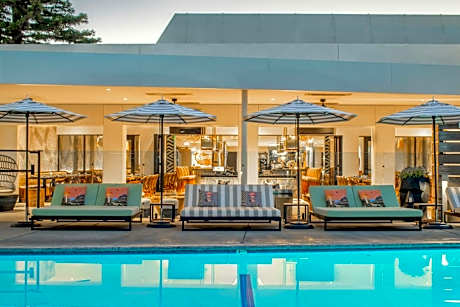 Hotel Paradox, Autograph Collection