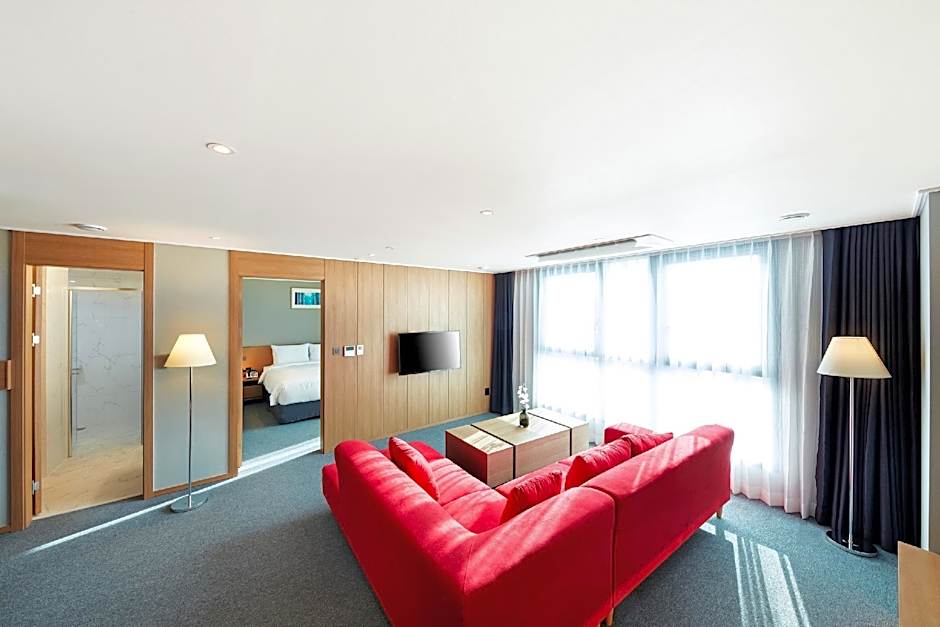 Ramada by Wyndham Gumi