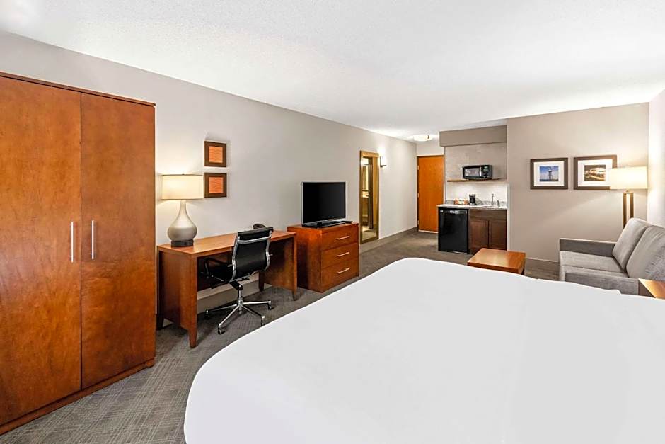 Comfort Inn West