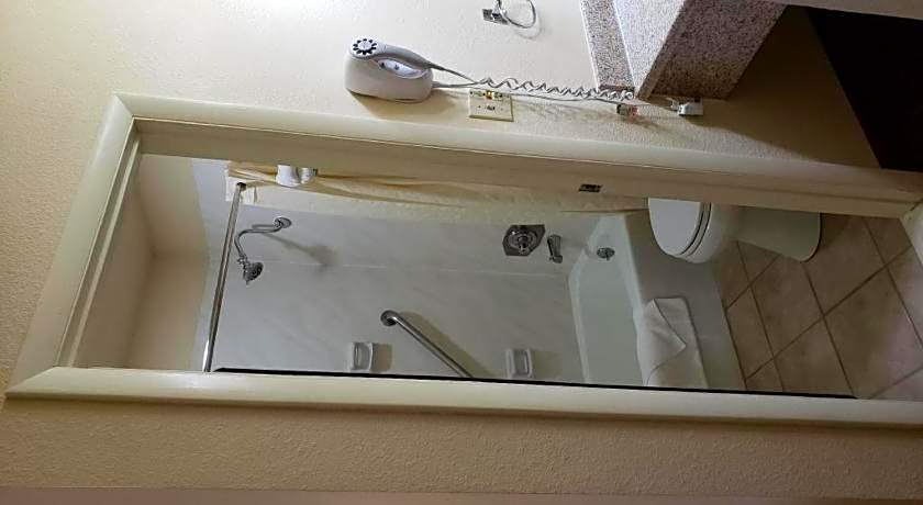 Airport Inn