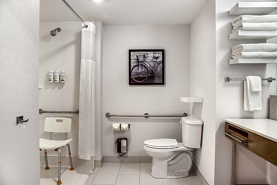 Ramada by Wyndham St Paul AB