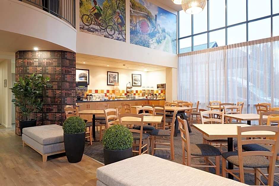 Ventura Inn & Suites Hamilton