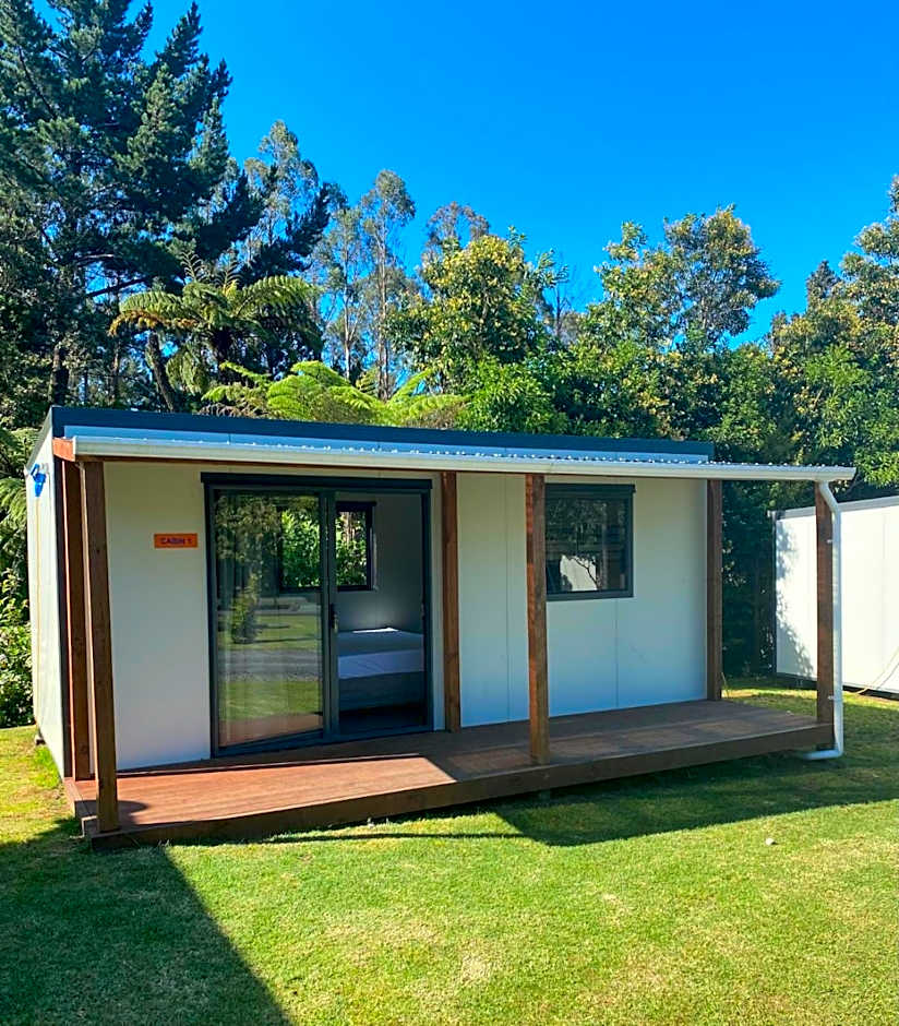 Sapphire Springs Holiday Park and Thermal Pools