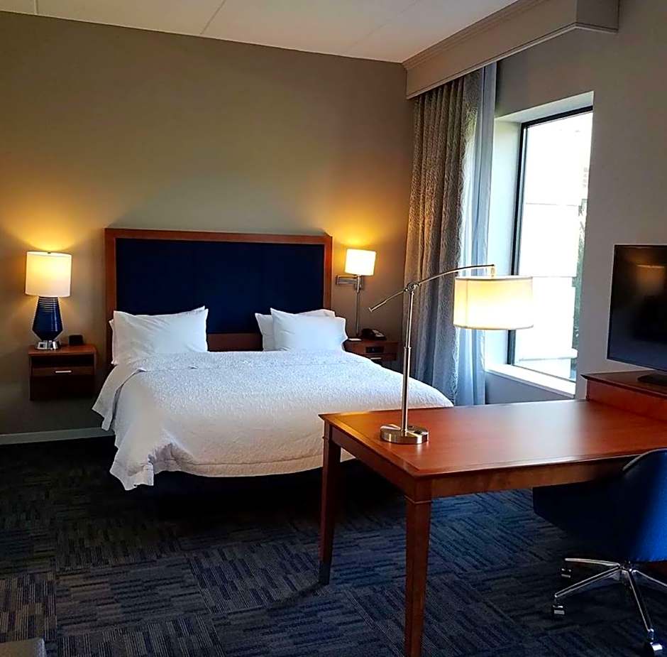 Hampton Inn By Hilton & Suites Newburgh Stewart Airport, NY
