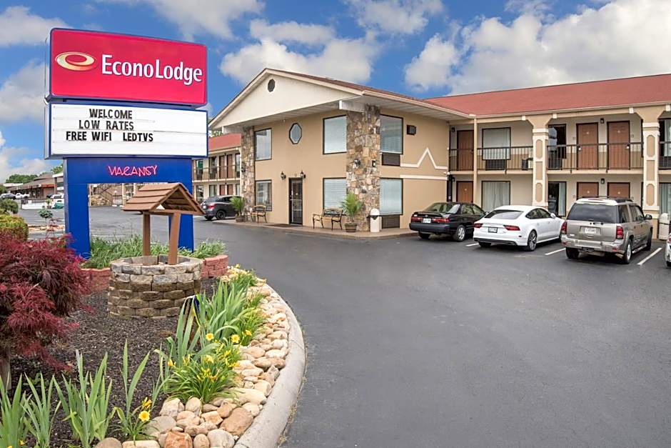 Econo Lodge Sevierville-Pigeon Forge on the River