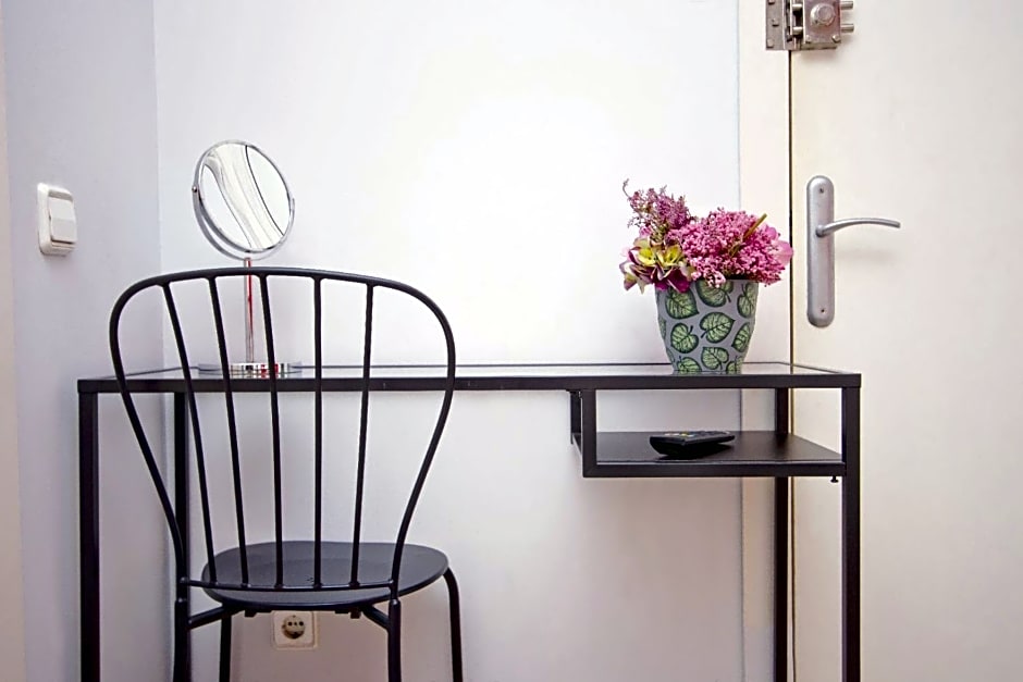 Barcelona City North Hostal