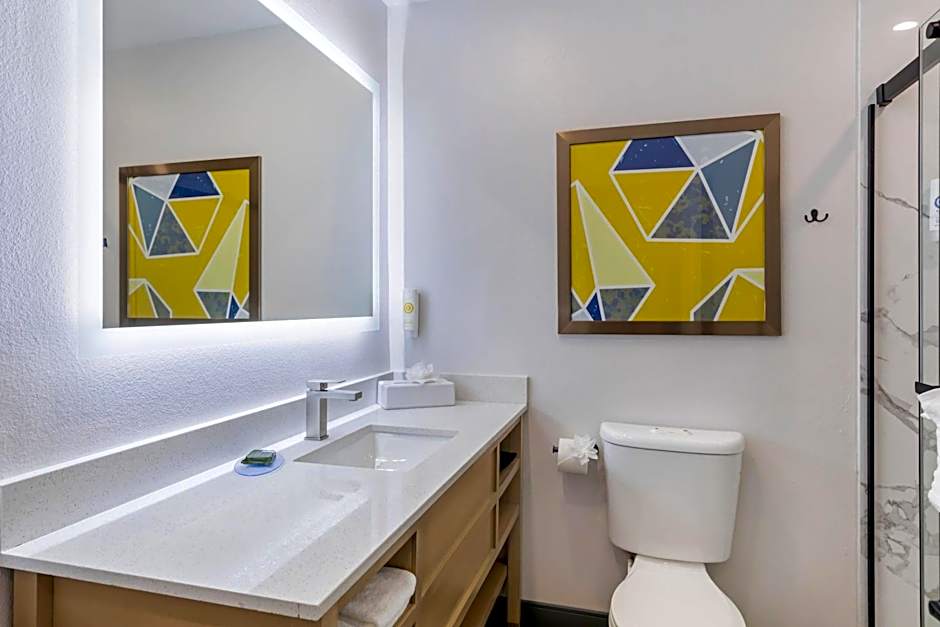 Comfort Inn & Suites Irvine Spectrum