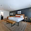 Bodega Coast Inn and Suites